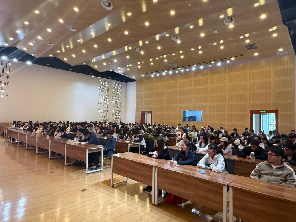 研究生新生入学教育2.jpg 研究生新生入学教育2.jpg